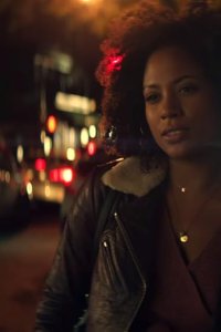 You – S01E08 – You Got Me, Babe